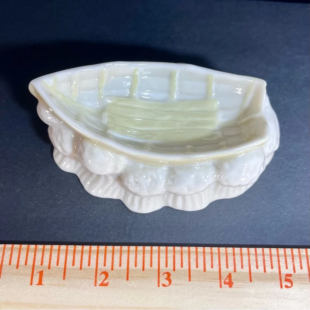 Vintage 5th Mark 1955-1965 Ireland Belleek Boat Master Salt‎ Dip Yellow Lustre